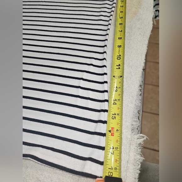 NOLLIE WOMEN'S XS WHITE W/BLACK STRIPES. EXCELLENT CONDITION. MEASUREMENTS. - Picture 2 of 12